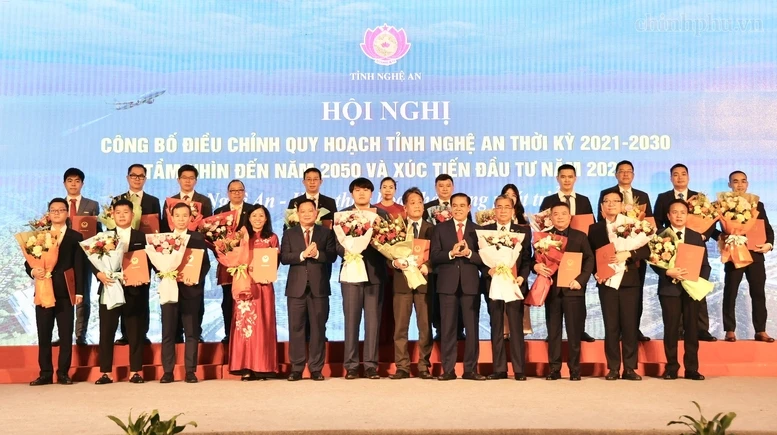 Nghệ An cần chuyển biến về chất trong mô hình phát triển Nghệ An cần chuyển biến về chất trong mô hình phát triển