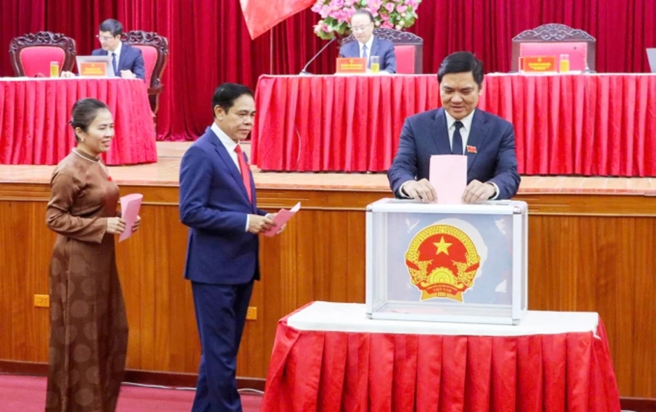 Nghệ An, Quảng Trị kiện toàn lãnh đạo HĐND, UBND nhiệm kỳ mới - Báo TinVina Nghệ An, Quảng Trị kiện toàn lãnh đạo HĐND, UBND nhiệm kỳ mới - Báo TinVina