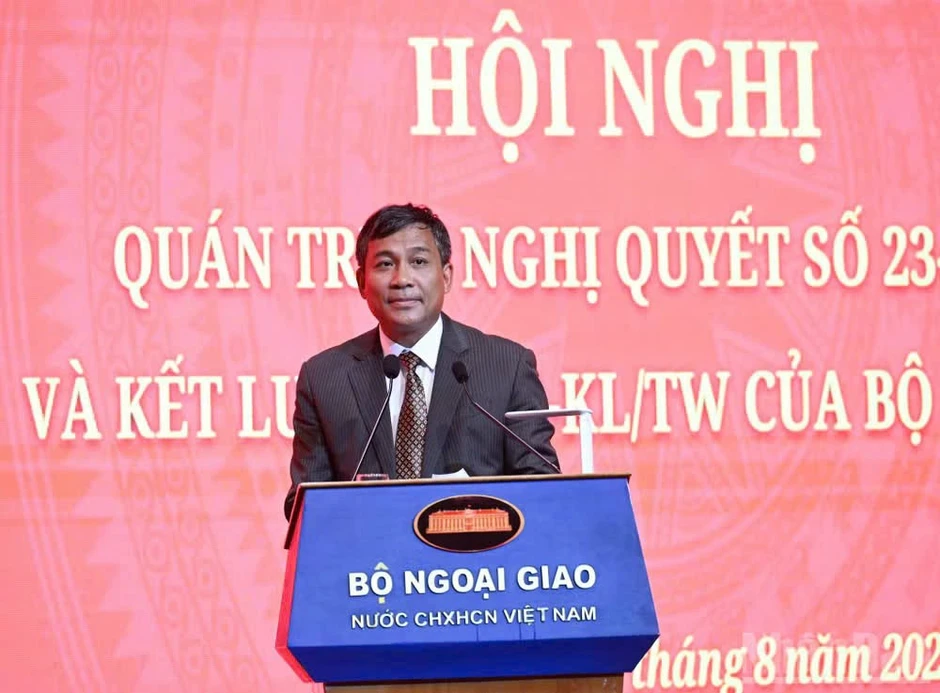 Nghị quyết số 23-NQ/TW: Đánh dấu bước phát triển mới trong tư duy về công tác người Việt Nam ở nước ngoài Nghị quyết số 23-NQ/TW: Đánh dấu bước phát triển mới trong tư duy về công tác người Việt Nam ở nước ngoài
