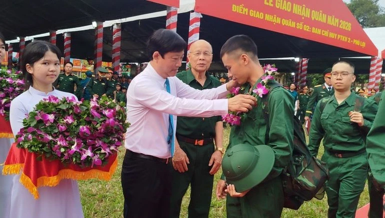 Nghĩa vụ thiêng liêng, cao quý Nghĩa vụ thiêng liêng, cao quý
