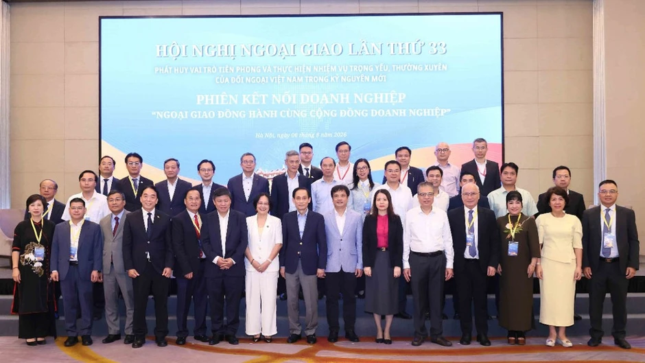 Ngoại giao đồng hành cùng cộng đồng doanh nghiệp Ngoại giao đồng hành cùng cộng đồng doanh nghiệp