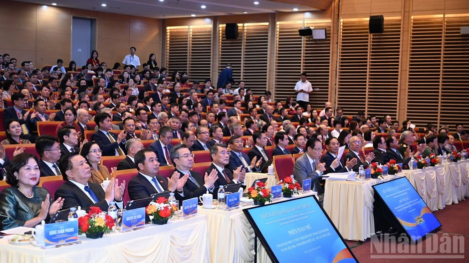 Ngoại giao phục vụ phát triển đất nước trong giai đoạn mới với tư duy đột phá, hành động quyết liệt Ngoại giao phục vụ phát triển đất nước trong giai đoạn mới với tư duy đột phá, hành động quyết liệt