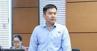Người có ảnh hưởng livestream được tặng quà tiền tỷ, liệu có rửa tiền?