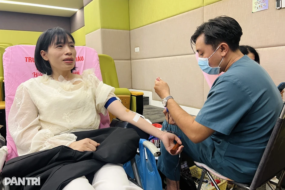 Người dân TPHCM hiến máu 20 lần trở lên được hỗ trợ 100% bảo hiểm y tế Người dân TPHCM hiến máu 20 lần trở lên được hỗ trợ 100% bảo hiểm y tế