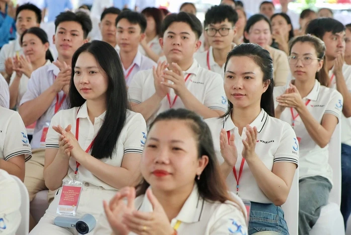 Người lao động Việt Nam trong kỷ nguyên vươn mình của dân tộc Người lao động Việt Nam trong kỷ nguyên vươn mình của dân tộc