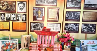 Người sống mãi trong lòng nhân dân