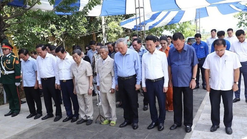 Nguyên lãnh đạo Đảng, Nhà nước dâng hoa, dâng hương tại Di tích chiến thắng Đồn Lệ Sơn