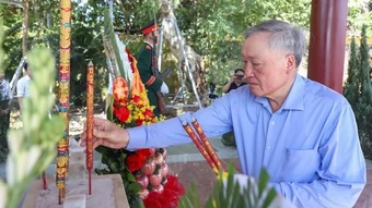 Nguyên lãnh đạo Đảng, Nhà nước dâng hoa, dâng hương tại Di tích chiến thắng Đồn Lệ Sơn