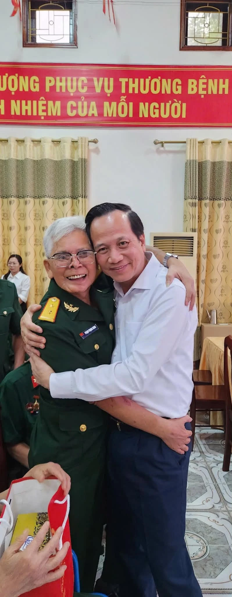Nguyên lãnh đạo Đảng, Nhà nước dâng hương tưởng nhớ Chủ tịch Hồ Chí Minh Nguyên lãnh đạo Đảng, Nhà nước dâng hương tưởng nhớ Chủ tịch Hồ Chí Minh