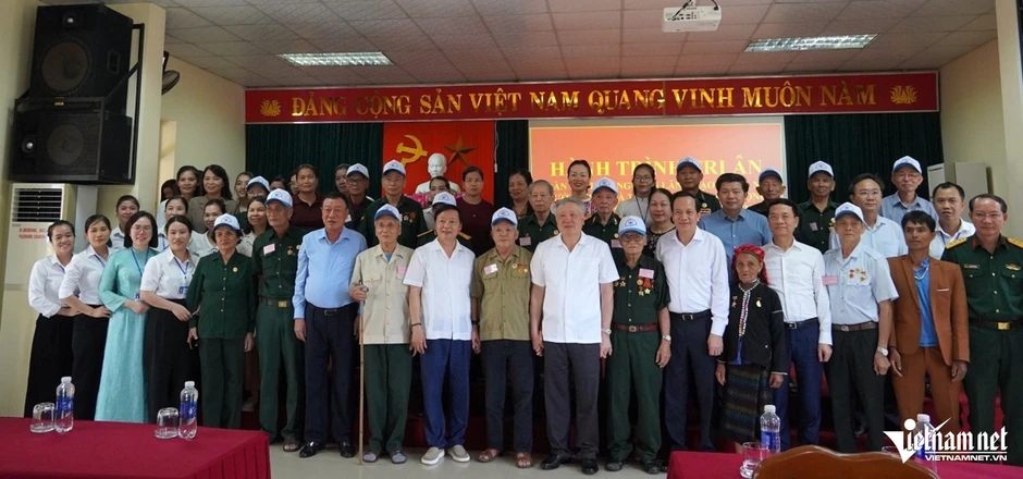 Nguyên lãnh đạo Đảng, Nhà nước tưởng niệm anh hùng liệt sĩ ở Quảng Trị Nguyên lãnh đạo Đảng, Nhà nước tưởng niệm anh hùng liệt sĩ ở Quảng Trị
