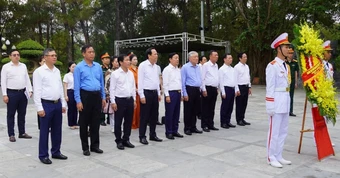 Nguyên lãnh đạo Đảng, Nhà nước tưởng niệm anh hùng liệt sĩ ở Quảng Trị