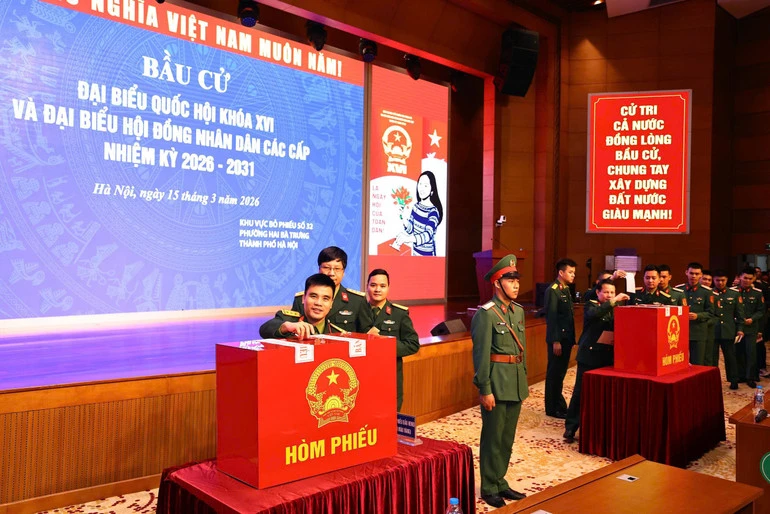 Nguyên Phó Chủ tịch nước Nguyễn Thị Bình bỏ phiếu tại điểm bầu cử số 32, Bệnh viện Trung ương Quân đội 108 Nguyên Phó Chủ tịch nước Nguyễn Thị Bình bỏ phiếu tại điểm bầu cử số 32, Bệnh viện Trung ương Quân đội 108