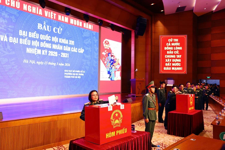 Nguyên Phó Chủ tịch nước Nguyễn Thị Bình bỏ phiếu tại điểm bầu cử số 32, Bệnh viện Trung ương Quân đội 108 Nguyên Phó Chủ tịch nước Nguyễn Thị Bình bỏ phiếu tại điểm bầu cử số 32, Bệnh viện Trung ương Quân đội 108