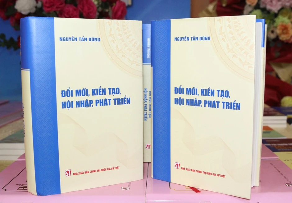 Nguyên Thủ tướng Nguyễn Tấn Dũng ra mắt sách 'Đổi mới, kiến tạo, hội nhập, phát triển'