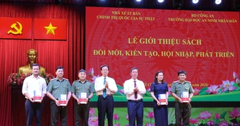 Nguyên Thủ tướng Nguyễn Tấn Dũng ra mắt sách 'Đổi mới, kiến tạo, hội nhập, phát triển'