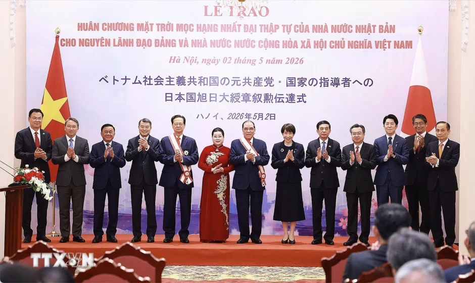 Nguyên Tổng Bí thư Nông Đức Mạnh, nguyên Thủ tướng Nguyễn Tấn Dũng nhận Huân chương Mặt trời mọc Nguyên Tổng Bí thư Nông Đức Mạnh, nguyên Thủ tướng Nguyễn Tấn Dũng nhận Huân chương Mặt trời mọc