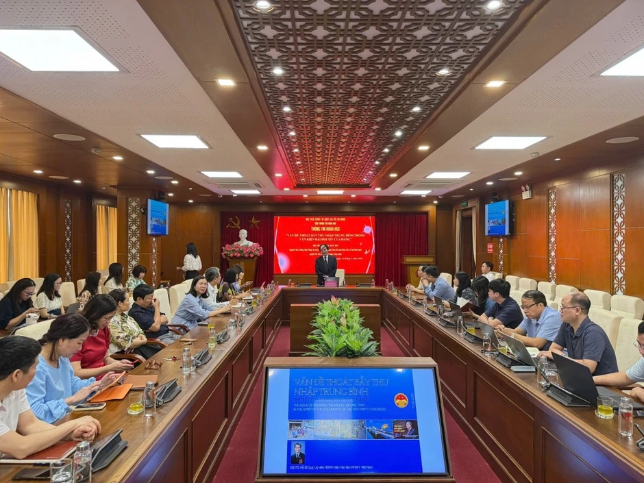 Nhận diện “bẫy thu nhập trung bình” và hướng đi cho Việt Nam