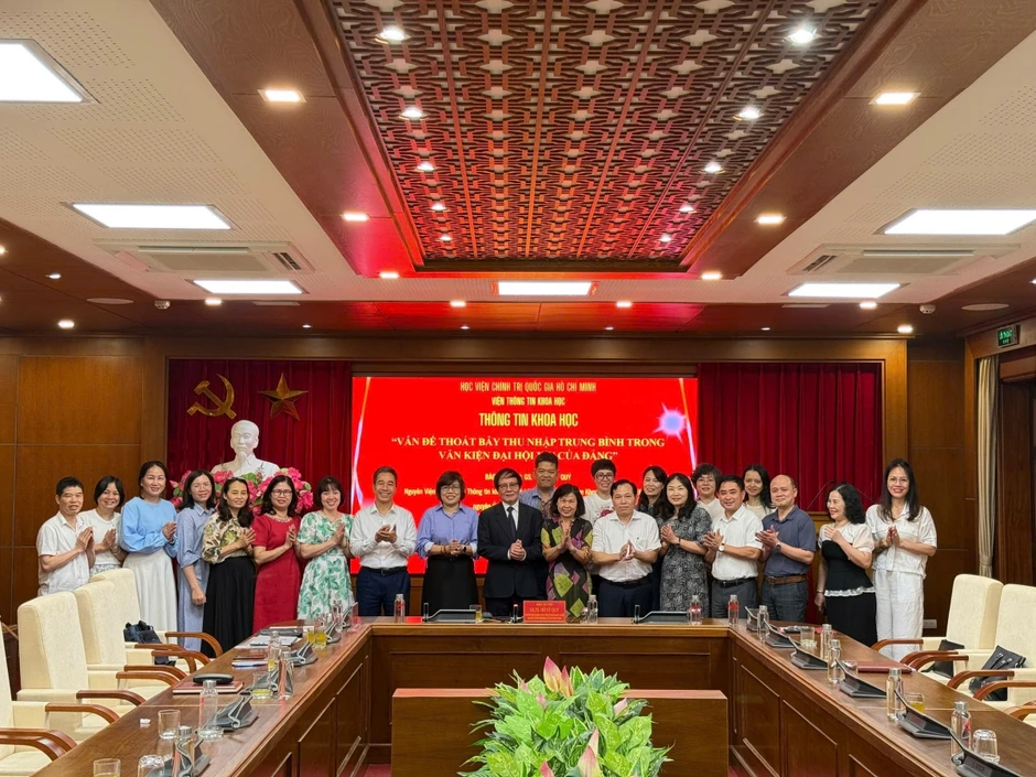 Nhận diện “bẫy thu nhập trung bình” và hướng đi cho Việt Nam