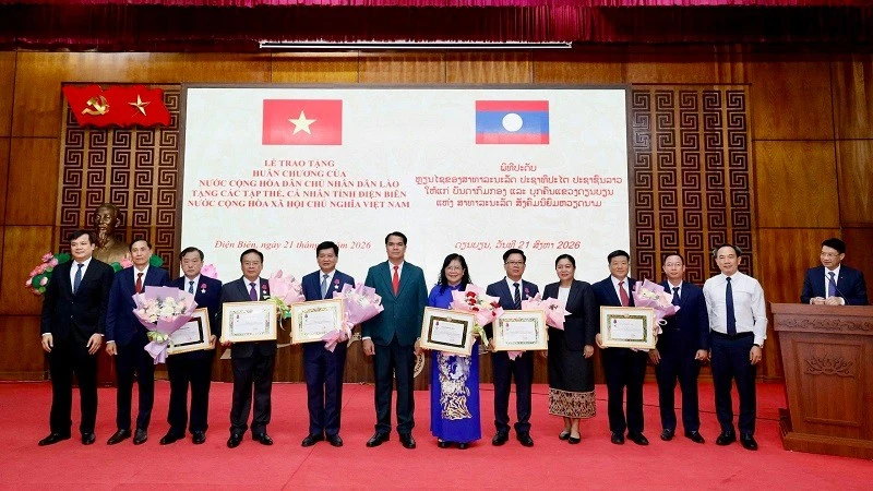 Nhiều cá nhân, tập thể tỉnh Điện Biên được trao tặng Huân chương của nước Cộng hòa Dân chủ Nhân dân Lào Nhiều cá nhân, tập thể tỉnh Điện Biên được trao tặng Huân chương của nước Cộng hòa Dân chủ Nhân dân Lào