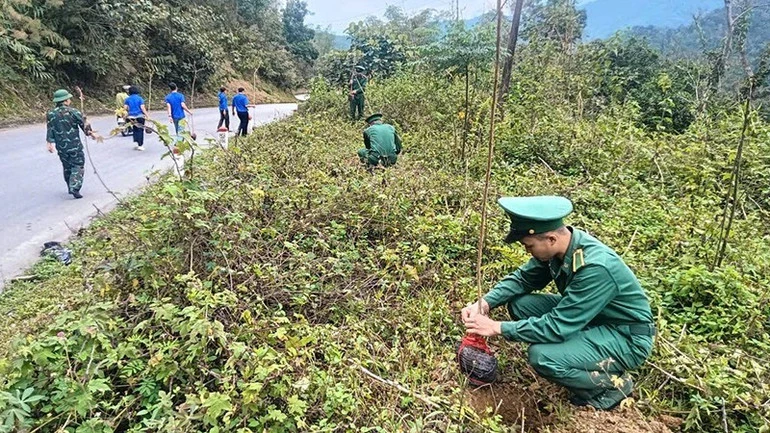 Nhiều hoạt động thiết thực trong “Tháng Ba biên giới”