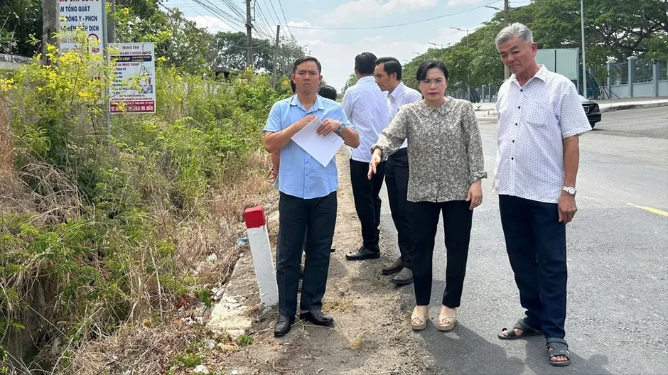 Nhiều việc khó được tháo gỡ từ lắng nghe dân Nhiều việc khó được tháo gỡ từ lắng nghe dân