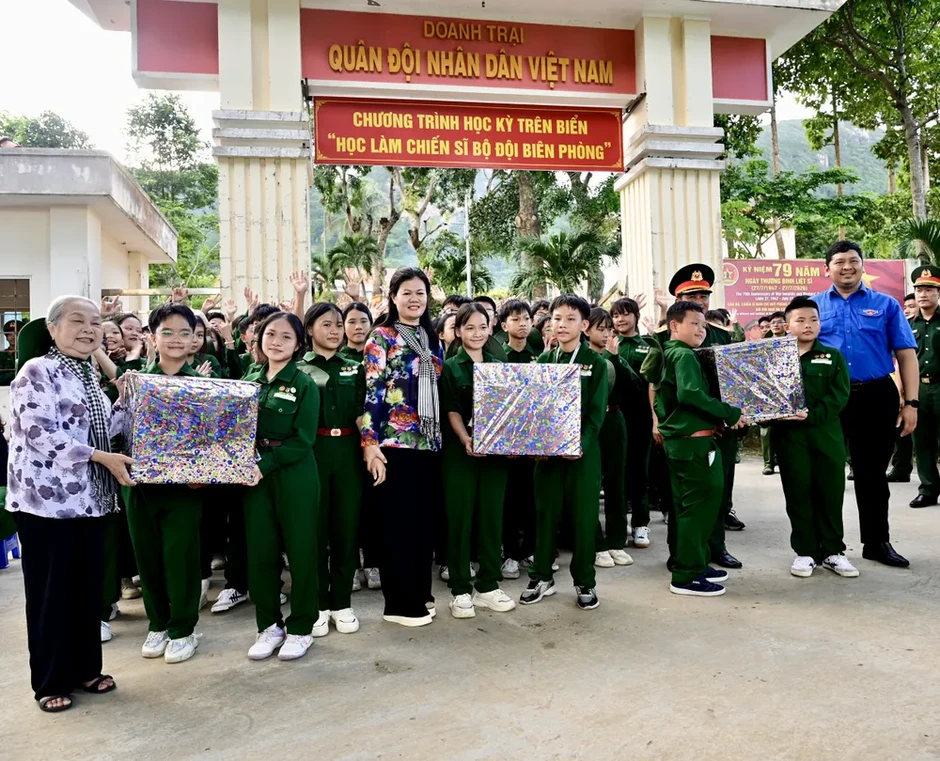 Nhiều ý kiến tâm huyết hiến kế phát triển Côn Đảo hài hòa, bền vững Nhiều ý kiến tâm huyết hiến kế phát triển Côn Đảo hài hòa, bền vững