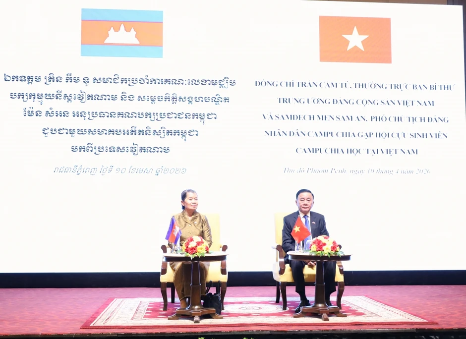 Nhìn lại chuyến thăm của Thường trực Ban Bí thư tới hai nước láng giềng gần gũi Nhìn lại chuyến thăm của Thường trực Ban Bí thư tới hai nước láng giềng gần gũi