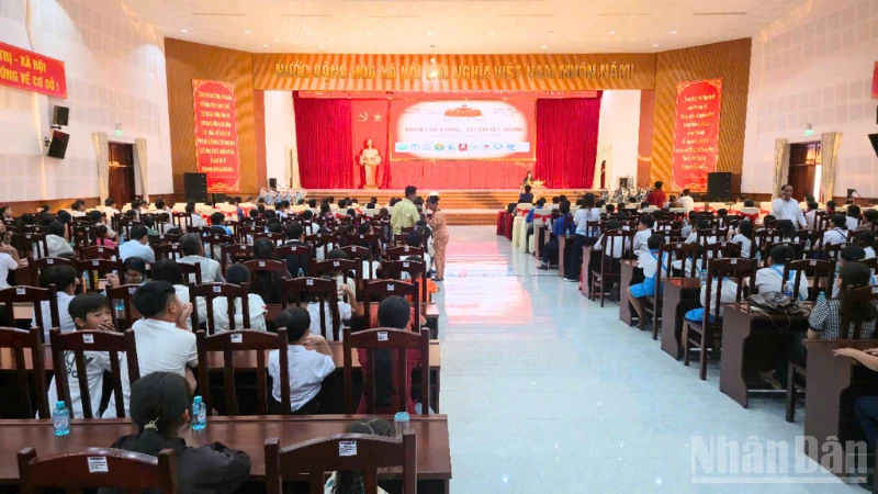 Nhóm nữ đại biểu Quốc hội Việt Nam tổ chức nhiều hoạt động văn hóa-xã hội tại Cần Thơ Nhóm nữ đại biểu Quốc hội Việt Nam tổ chức nhiều hoạt động văn hóa-xã hội tại Cần Thơ