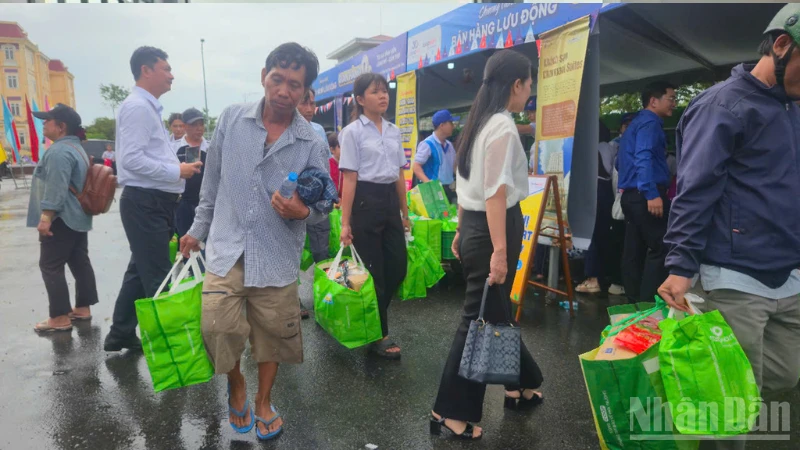 Nhóm nữ đại biểu Quốc hội Việt Nam tổ chức nhiều hoạt động văn hóa-xã hội tại Cần Thơ Nhóm nữ đại biểu Quốc hội Việt Nam tổ chức nhiều hoạt động văn hóa-xã hội tại Cần Thơ