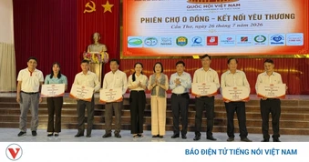 Nhóm nữ ĐBQH tri ân người có công với cách mạng tại xã vùng sâu Vĩnh Viễn