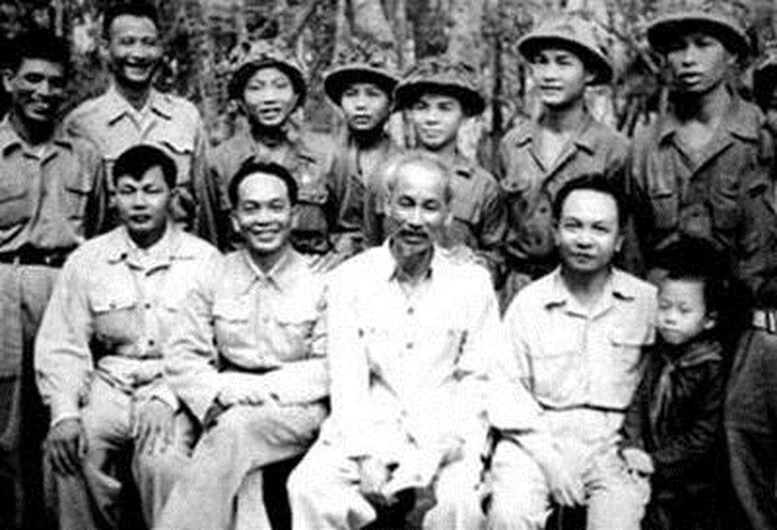 Những kỷ niệm sinh nhật sâu sắc trong cuộc đời Bác Hồ Những kỷ niệm sinh nhật sâu sắc trong cuộc đời Bác Hồ