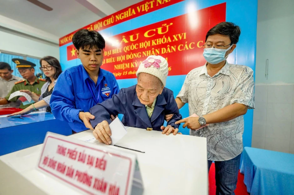 Những lá phiếu đầy trách nhiệm của 'cử tri đặc biệt' tại TP Hồ Chí Minh Những lá phiếu đầy trách nhiệm của 'cử tri đặc biệt' tại TP Hồ Chí Minh