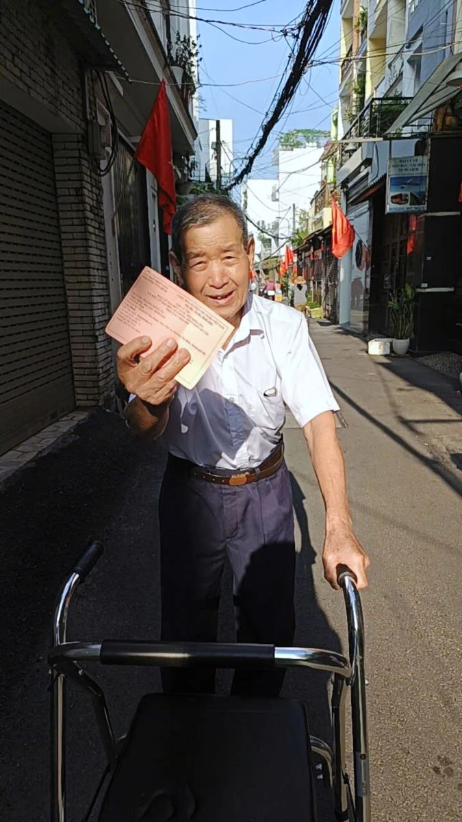 Những lá phiếu đầy trách nhiệm của 'cử tri đặc biệt' tại TP Hồ Chí Minh Những lá phiếu đầy trách nhiệm của 'cử tri đặc biệt' tại TP Hồ Chí Minh