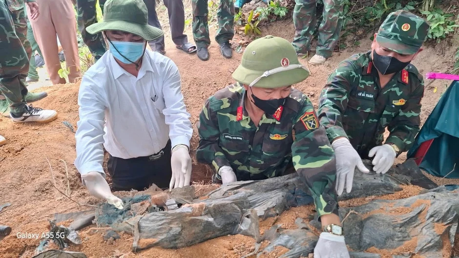 Những liệt sĩ trở về từ nhân dân Những liệt sĩ trở về từ nhân dân
