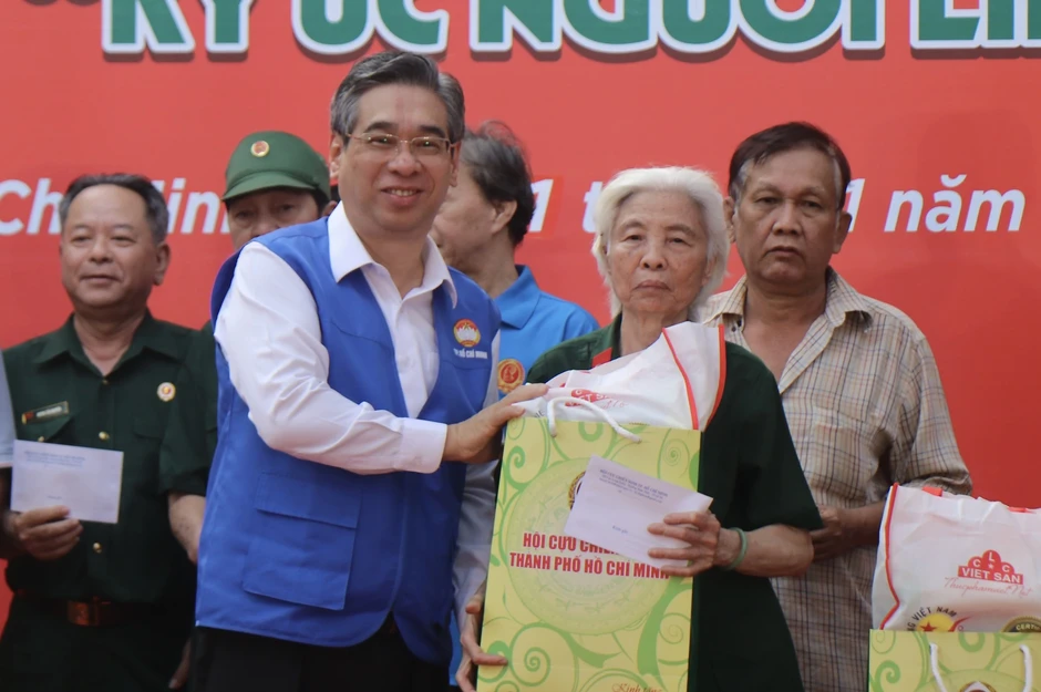 Những phong trào bồi đắp khối đại đoàn kết toàn dân tộc Những phong trào bồi đắp khối đại đoàn kết toàn dân tộc