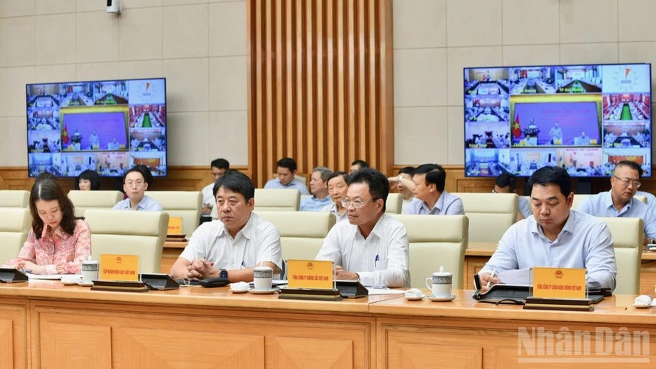 Nỗ lực bảo đảm tiến độ, chất lượng các công trình giao thông trọng điểm, đóng góp hiệu quả cho tăng trưởng 2 con số Nỗ lực bảo đảm tiến độ, chất lượng các công trình giao thông trọng điểm, đóng góp hiệu quả cho tăng trưởng 2 con số