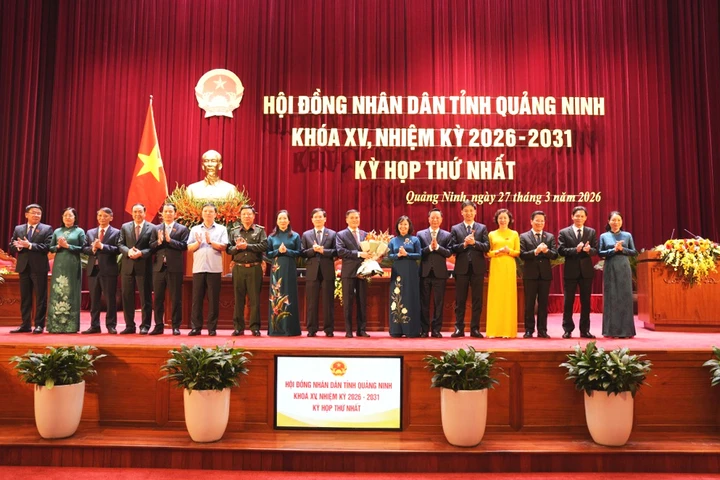 Ông Bùi Văn Khắng tái đắc cử Chủ tịch UBND tỉnh Quảng Ninh Ông Bùi Văn Khắng tái đắc cử Chủ tịch UBND tỉnh Quảng Ninh