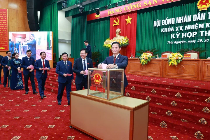 Ông Bùi Văn Lương được bầu làm Chủ tịch HĐND tỉnh Thái Nguyên