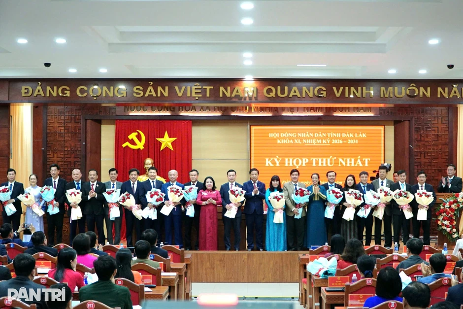 Ông Đỗ Hữu Huy được bầu giữ chức Chủ tịch UBND tỉnh Đắk Lắk Ông Đỗ Hữu Huy được bầu giữ chức Chủ tịch UBND tỉnh Đắk Lắk