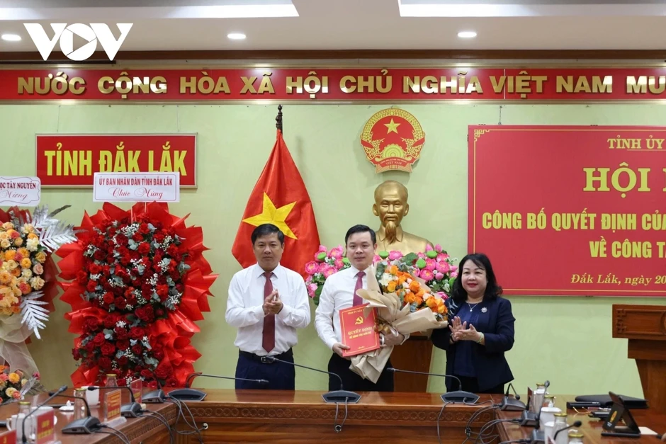 Ông Đỗ Hữu Huy giữ chức Bí thư Đảng ủy UBND tỉnh Đắk Lắk Ông Đỗ Hữu Huy giữ chức Bí thư Đảng ủy UBND tỉnh Đắk Lắk