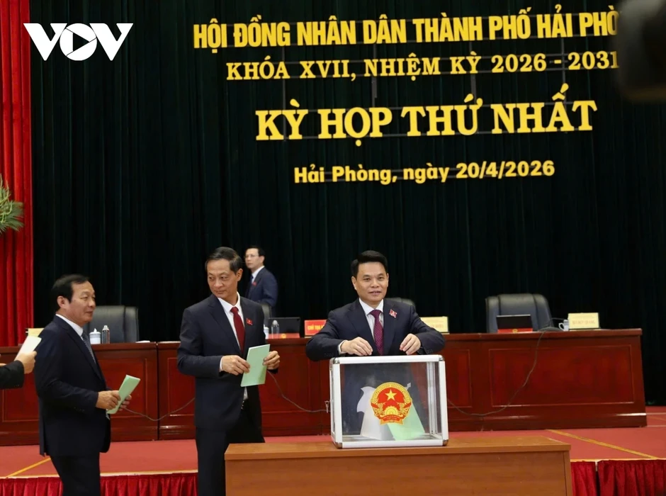 Ông Đỗ Thành Trung giữ chức Chủ tịch UBND thành phố Hải Phòng Ông Đỗ Thành Trung giữ chức Chủ tịch UBND thành phố Hải Phòng