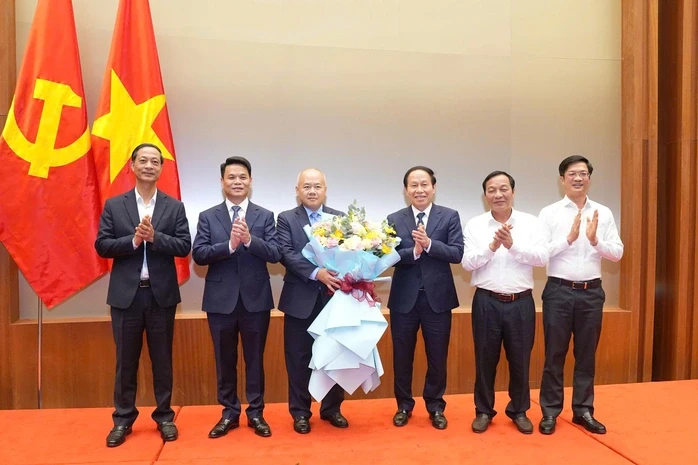 Ông Đỗ Thành Trung giữ chức Phó Bí thư Thành ủy Hải Phòng nhiệm kỳ 2025 - 2030 Ông Đỗ Thành Trung giữ chức Phó Bí thư Thành ủy Hải Phòng nhiệm kỳ 2025 - 2030