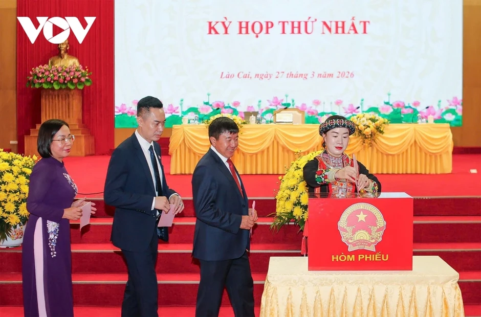 Ông Hoàng Giang được bầu giữ chức Chủ tịch HĐND tỉnh Lào Cai Ông Hoàng Giang được bầu giữ chức Chủ tịch HĐND tỉnh Lào Cai