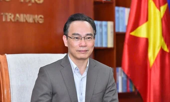 Ông Hoàng Minh Sơn giữ chức Bộ trưởng Giáo dục và Đào tạo