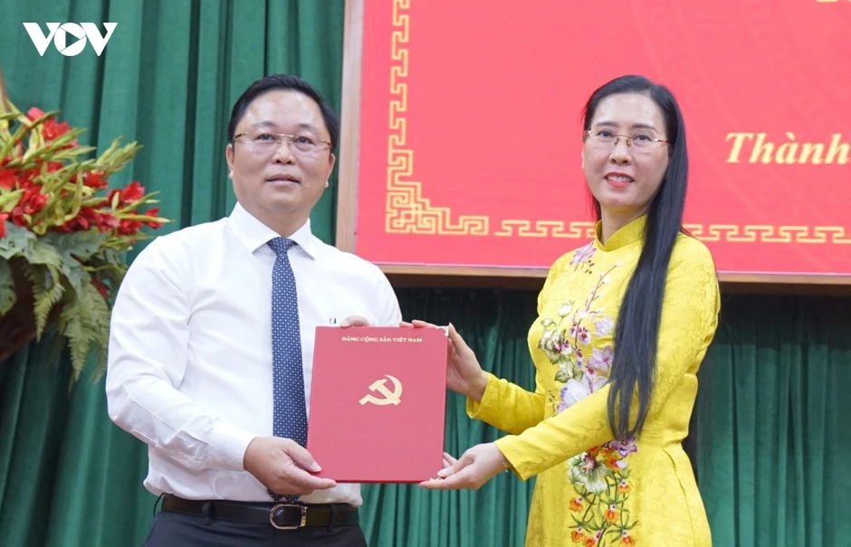 Ông Lê Trí Thanh được điều động giữ chức Phó Bí thư Thành ủy Huế Ông Lê Trí Thanh được điều động giữ chức Phó Bí thư Thành ủy Huế