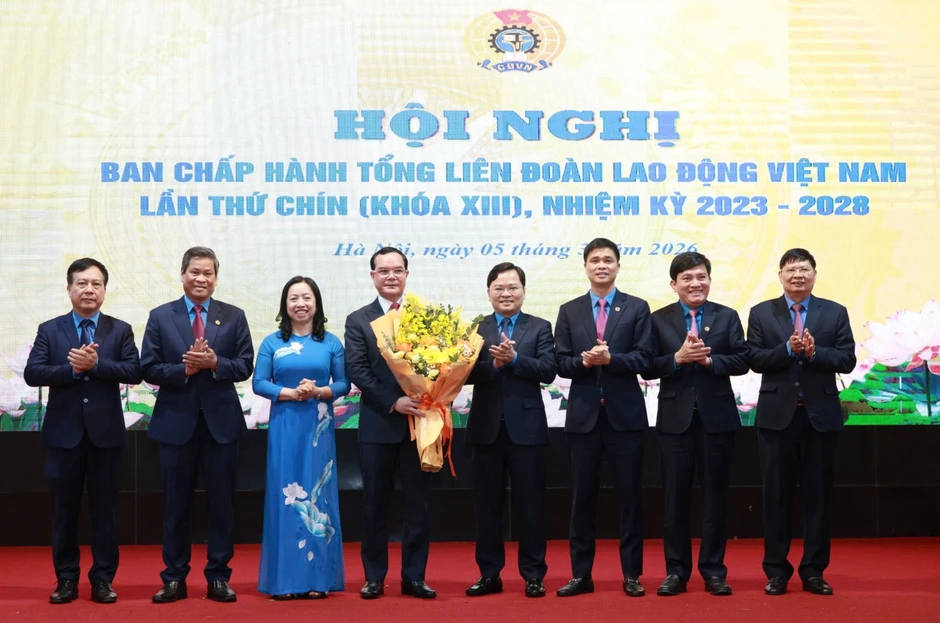 Ông Nguyễn Đình Khang nói lời chia tay Công đoàn Việt Nam Ông Nguyễn Đình Khang nói lời chia tay Công đoàn Việt Nam