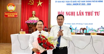 Ông Nguyễn Đình Vĩnh giữ chức vụ Chủ tịch Ủy ban Mặt trận Tổ quốc Việt Nam thành phố Đà Nẵng