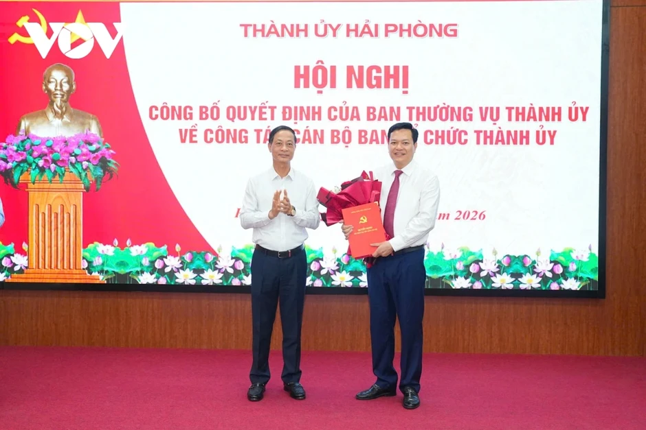 Ông Nguyễn Hoàng Long được giao quyền Chánh Văn phòng UBND TP Hải Phòng Ông Nguyễn Hoàng Long được giao quyền Chánh Văn phòng UBND TP Hải Phòng