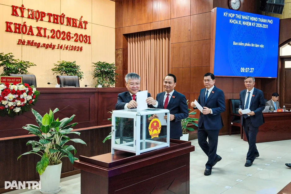 Ông Nguyễn Mạnh Hùng làm Chủ tịch UBND thành phố Đà Nẵng Ông Nguyễn Mạnh Hùng làm Chủ tịch UBND thành phố Đà Nẵng