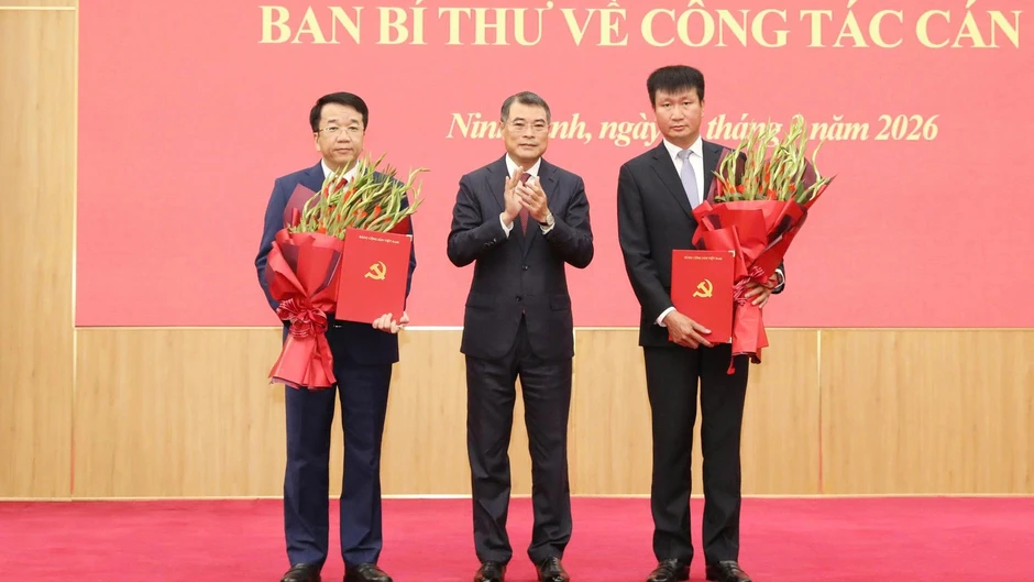 Ông Nguyễn Thanh Bình được giới thiệu để bầu làm Chủ tịch UBND tỉnh Ninh Bình Ông Nguyễn Thanh Bình được giới thiệu để bầu làm Chủ tịch UBND tỉnh Ninh Bình